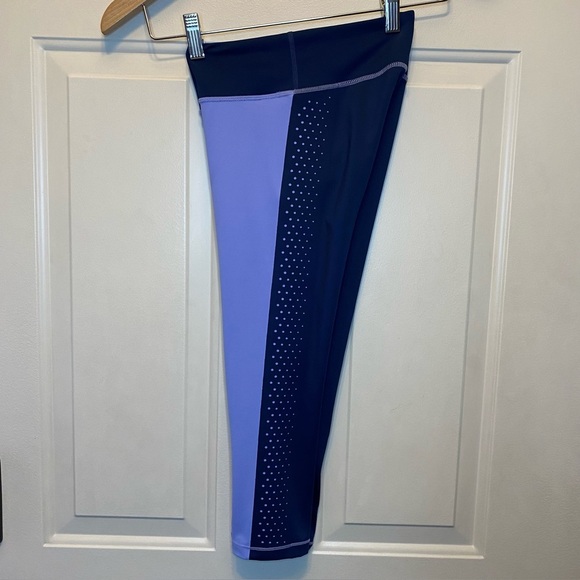 Athleta Girl Spring It On Cropped Leggings Sz L/12 2 Tone - Picture 10 of 10